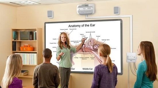 ultrashort-throw-classroom-projector