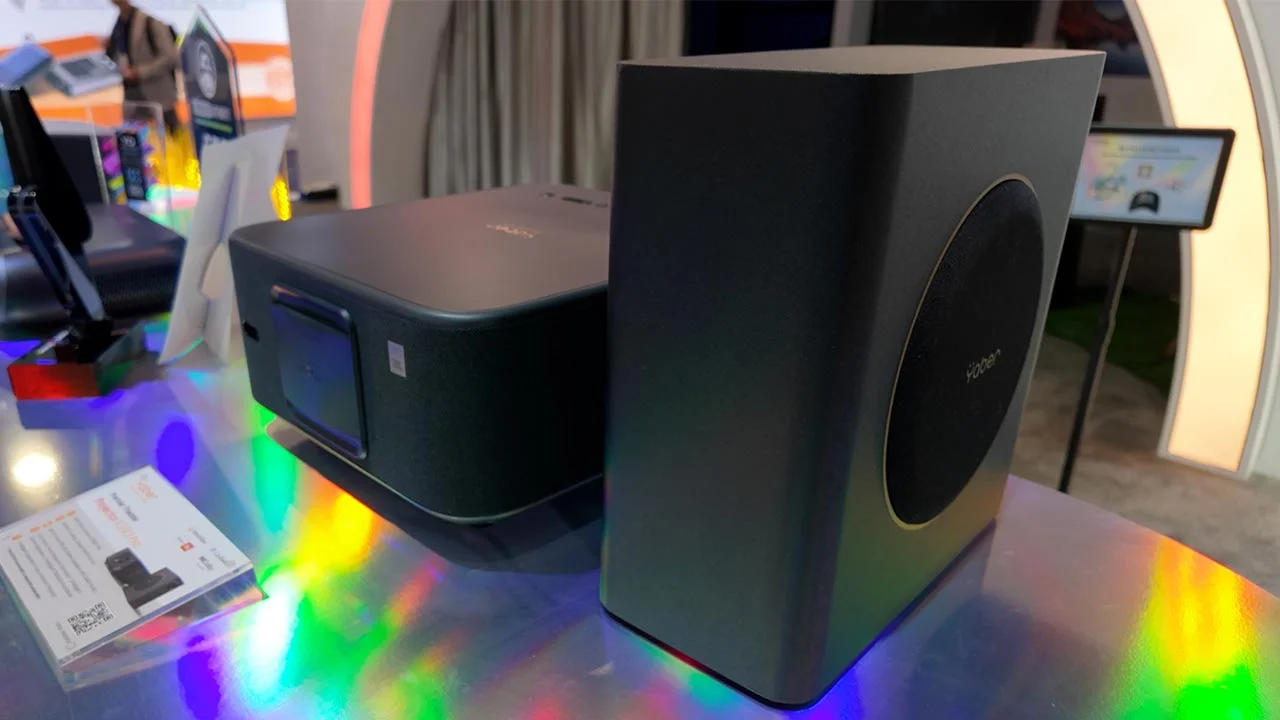 Yaber K3Pro Projector Bundle at CES 2025 - Projector Reviews Images